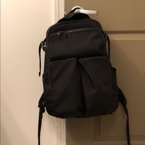lululemon assert backpack